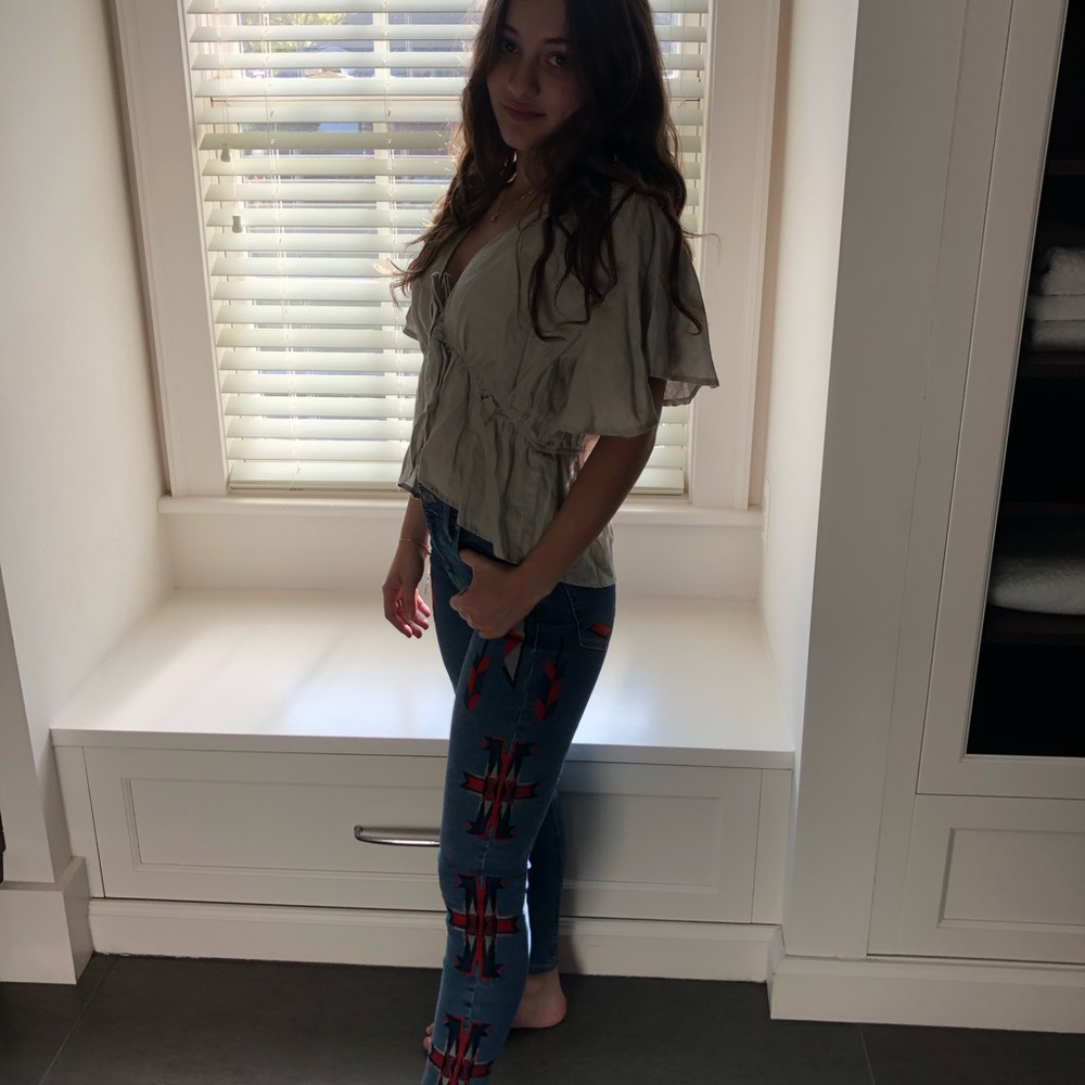 Grey top - Picture 4 of 4